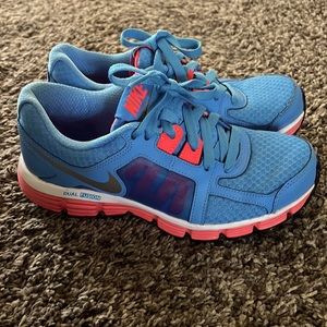 Nike Dual Fusion ST2